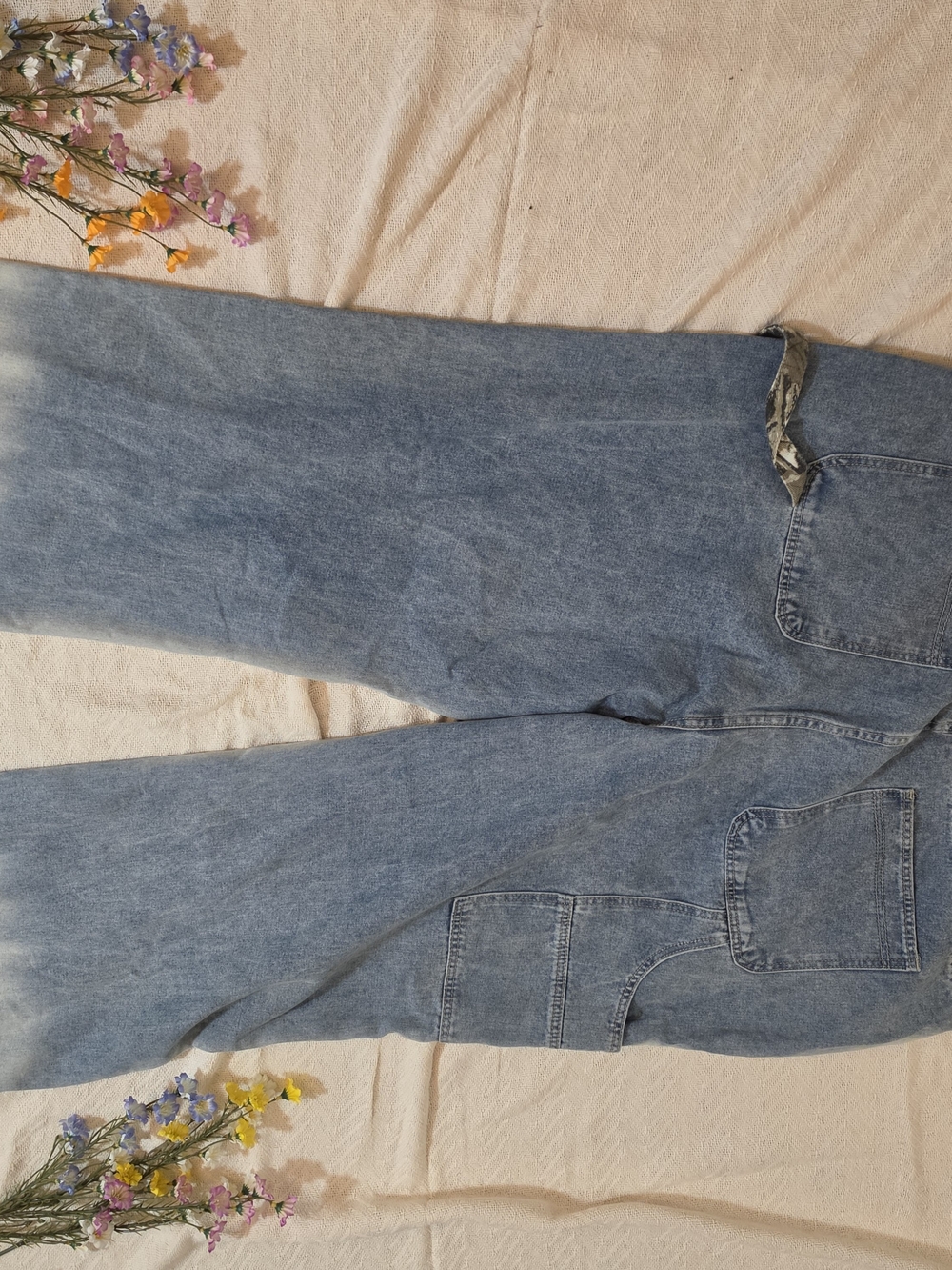 Fashion Nova Womans's Light Blue Straight Leg Jeans - Picture 3 of 3